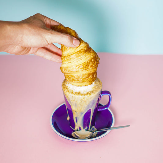 How to eat your croissant the French way?